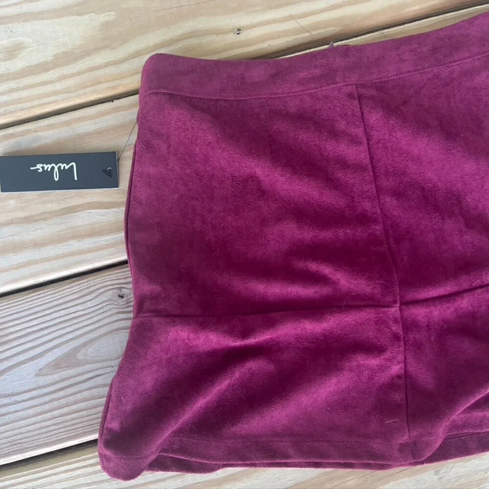 Lulu’s Suede Mini Skirt Maroon NWT Size small